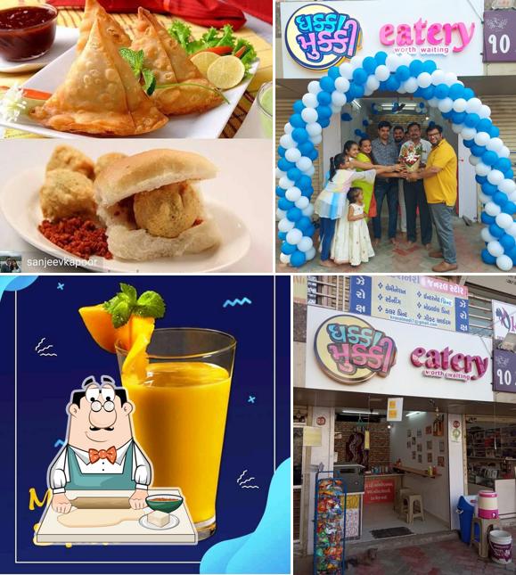 Samosa at Dhakka Mukki Eatery Karelibaug