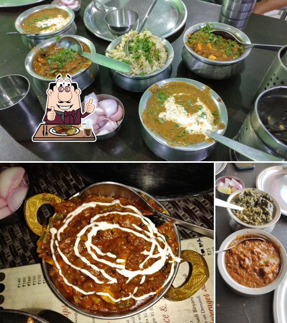 Get meat dishes at Haveli Kharar