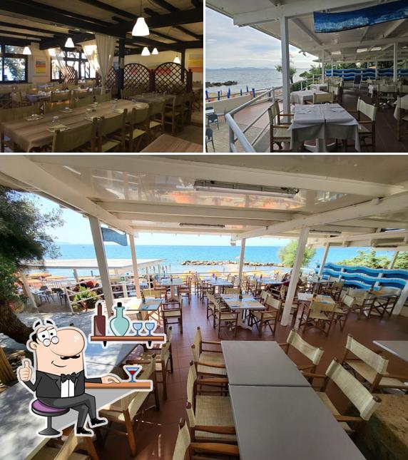 Siediti a un tavolo di Ristorante Baia Toscana