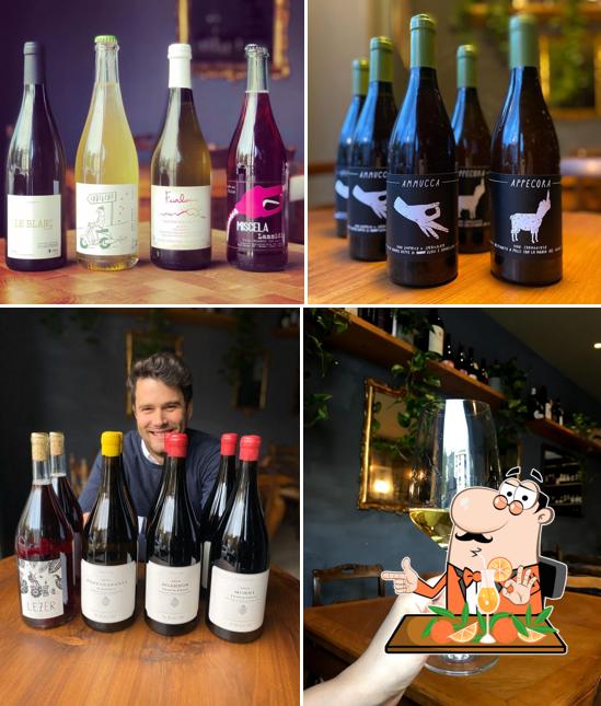 Bar Pinard offre un'ampia gamma di bevande alcoliche