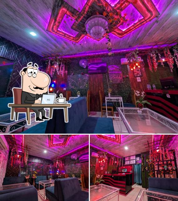 The interior of Pizza pam