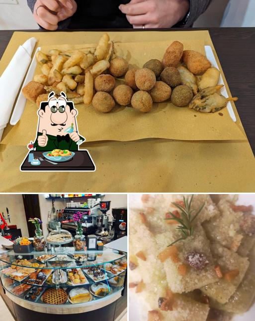 La foto di cibo e bevanda da L'officina di corso Mazzini