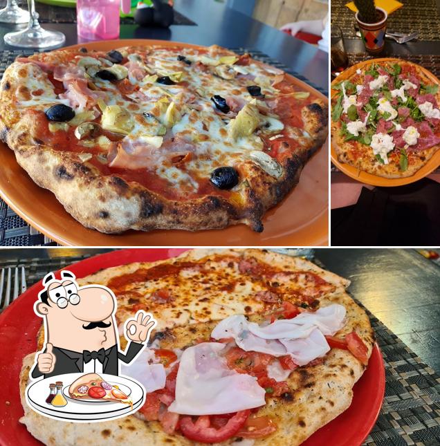 Scegli una pizza a Ristorante Pizzeria I Fatti In Casa - Cucina di Pesce - Take Away - Pranzo di Lavoro Massarosa