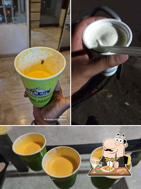 Food at Khatri Bandhu Pot Ice Cream