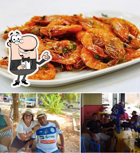 A exterior e comida do restaurante