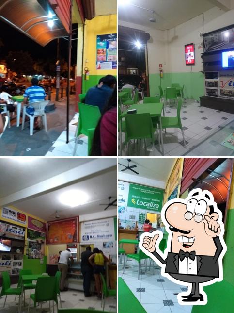 Veja imagens do interior do Dot Lanches