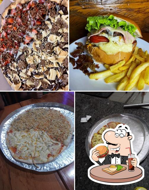 Hambúrguer em Pezão Lanches E Pizzas