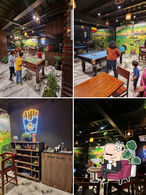 Check out how BurgerMan looks inside