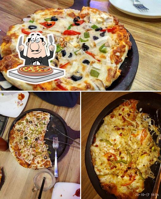 Order various variants of pizza