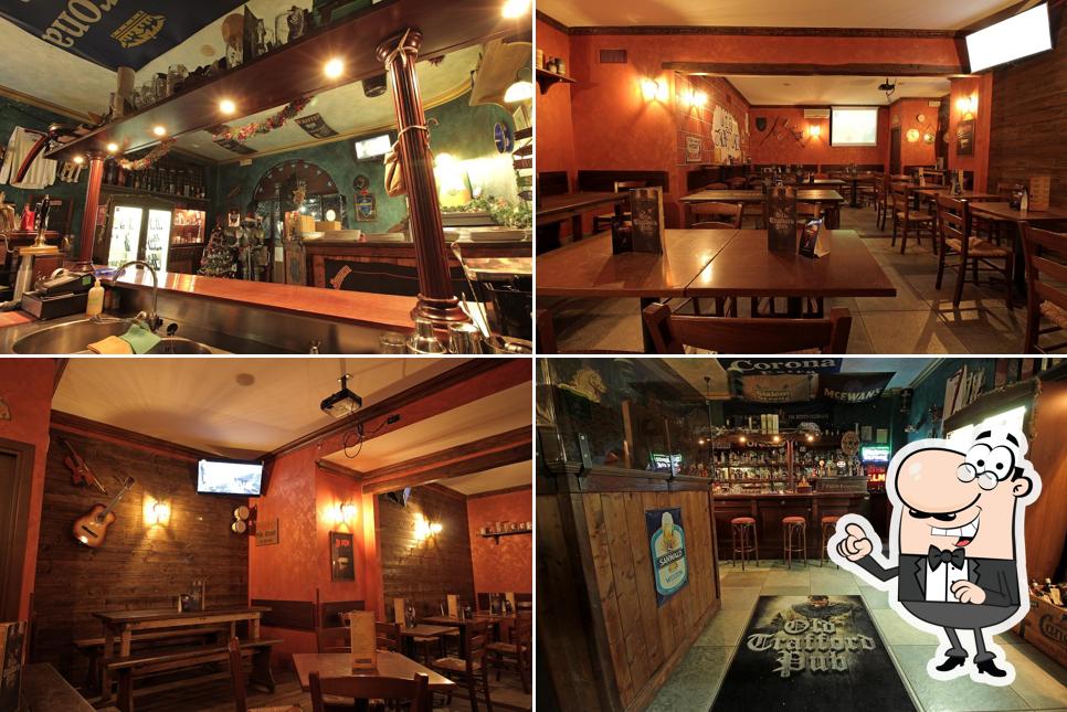 Dai un'occhiata agli interni di Old Trafford Pub