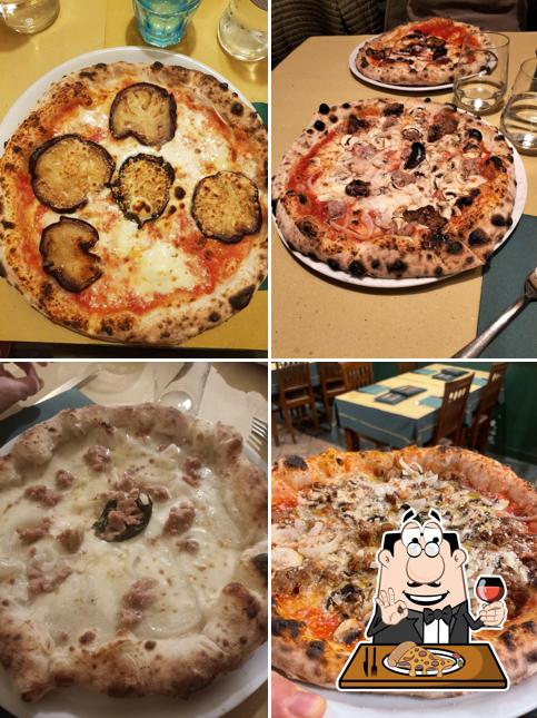 A Miseria E Nobiltà, puoi ordinare una bella pizza