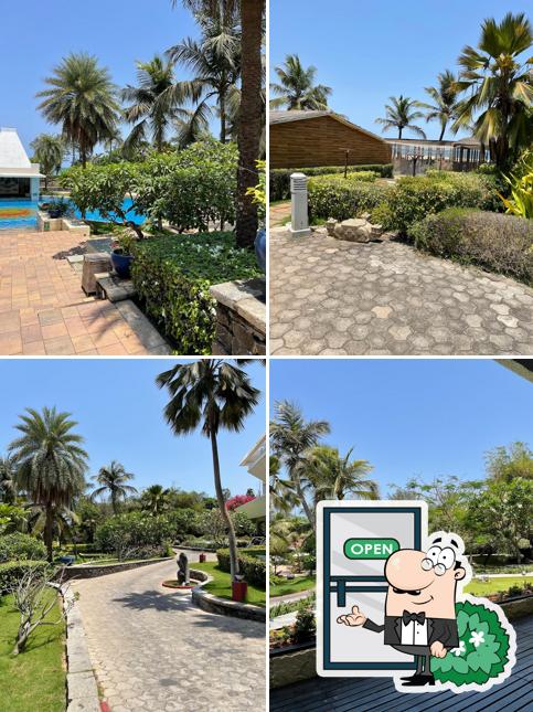 You can get some fresh air outside Anchor Bar