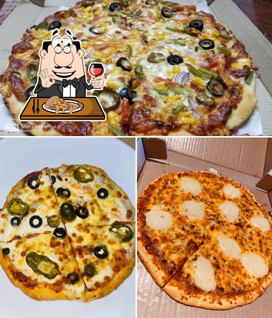 Pick pizza at La Pino'z Pizza-Sardarpura, Jodhpur