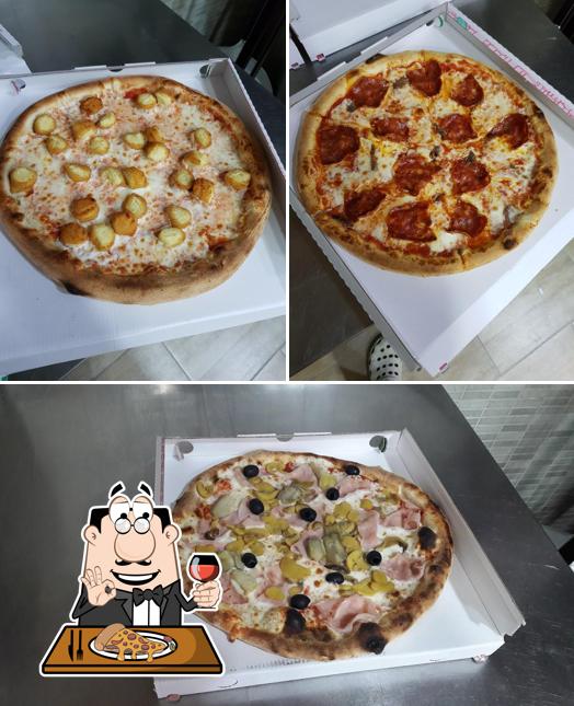 Scegli tra le svariate varianti di pizza