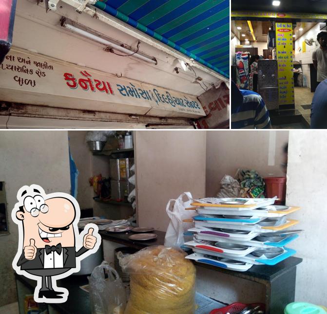 Here's a photo of Kanhaiya Samosa & Delhi Chaat Center