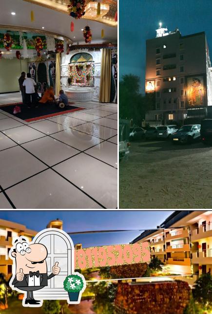 The exterior of Shyam sakha sadan