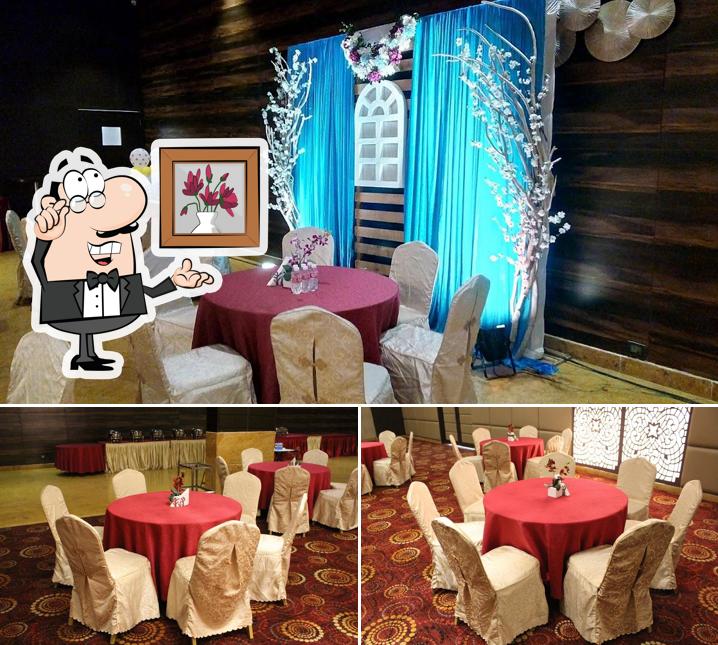 Check out how The Golden Iris looks inside