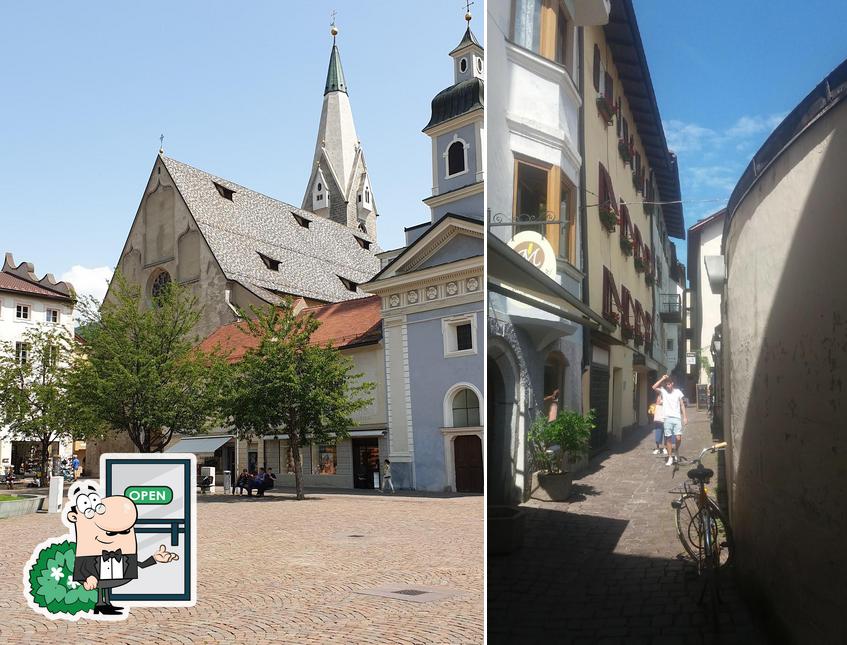 Guarda gli esterni di Café City