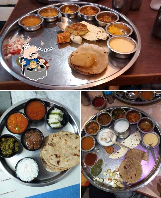 Food at Pakwan Dining Hall