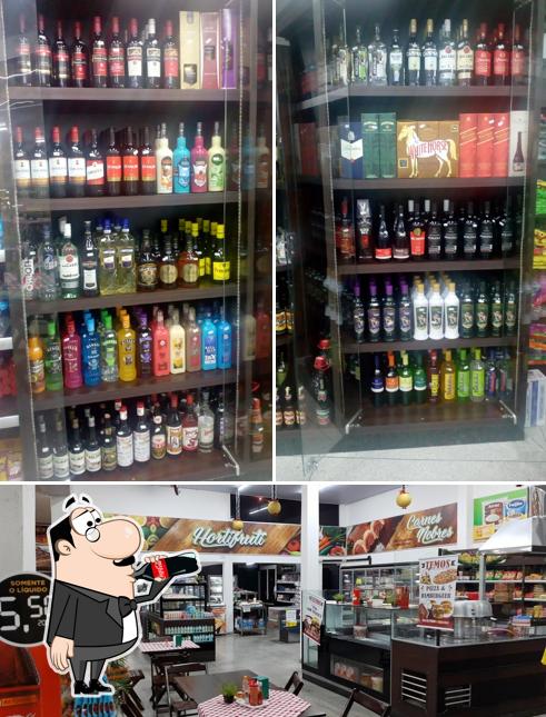 A foto da bebida e interior a Padaria Celvia