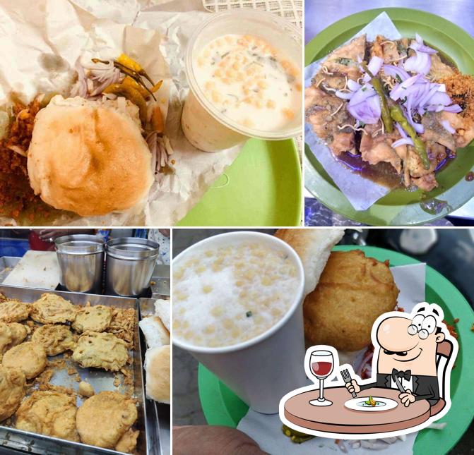 Food at S Kumar Wadewale