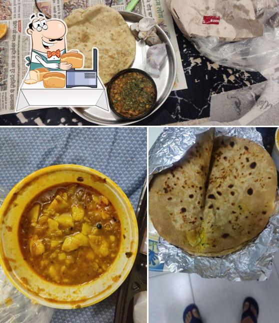 Garlic bread at Murliwala restaurant