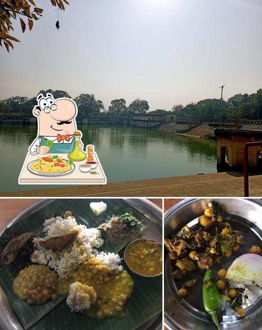 The photo of Chakluk Hotel’s food and exterior