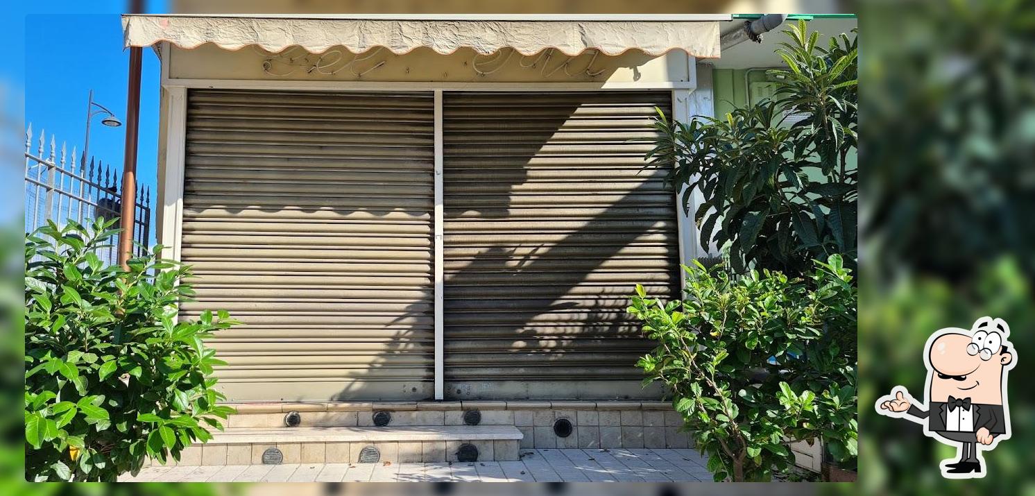 Dai un'occhiata agli interni di Gelateria La Glace