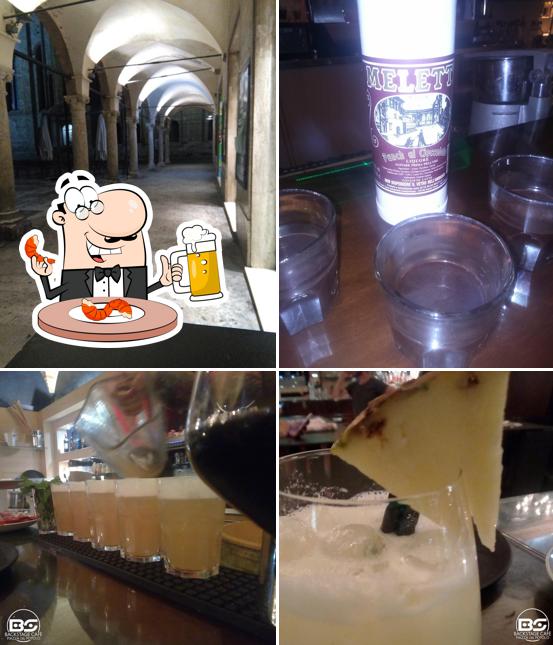 Puoi ordinare un rinfrescante bicchiere di birra chiara o scura