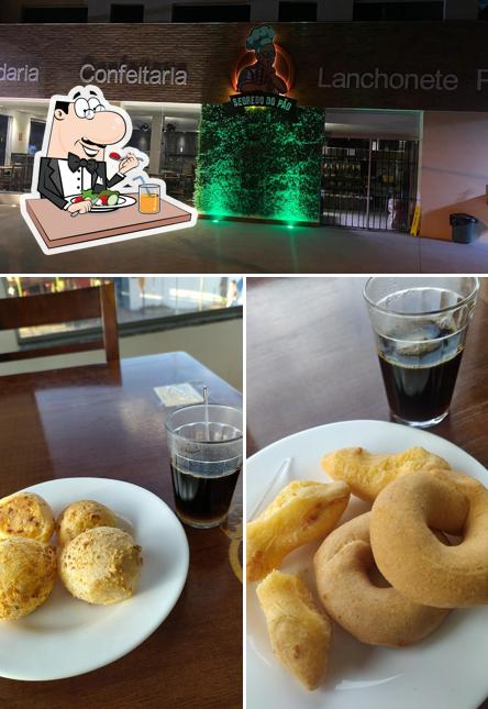 A comida e exterior do restaurante