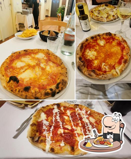 Ordina tra le svariate varianti di pizza
