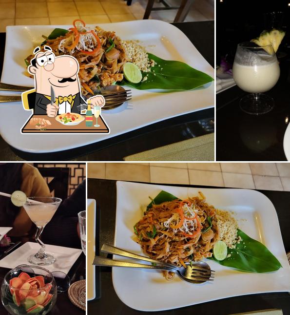 Pad thai at Banyan Tree Restaurant