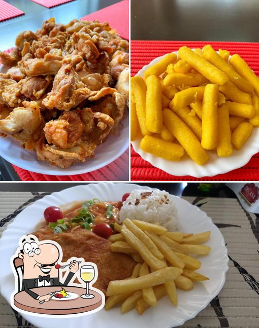 Comida em Dikasa Restaurante e Marmiteria