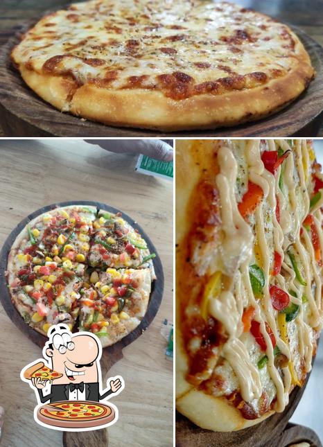 Order pizza at Laziz Pizza