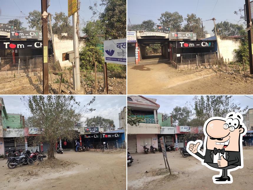 Look at this pic of Ashish's TOM-CHI fast food