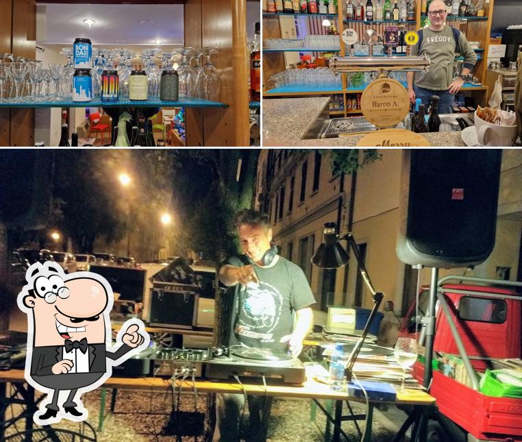 Tra le varie cose da Bar Piazzutta si possono trovare la interni e esterno