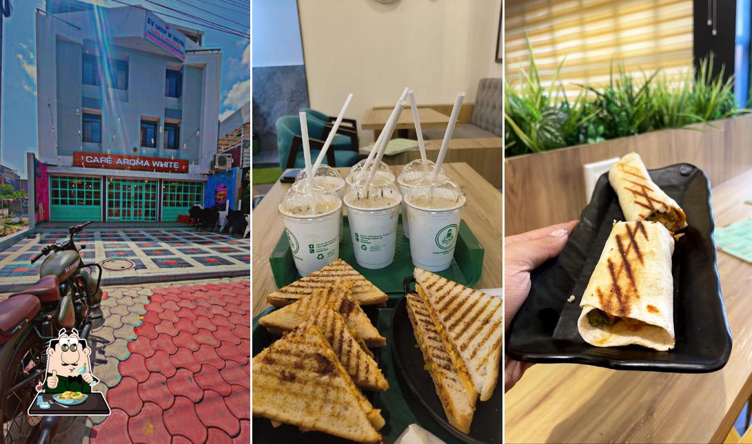 Food at CAFÉ AROMA WHITE