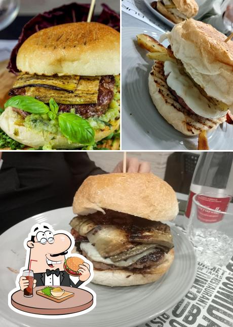 Concediti un bell'hamburger a Carlo's Burger hamburgeria & braceria