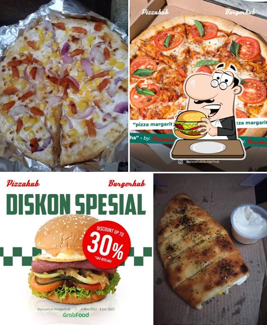 Hamburger at Pizza & Burger Hub