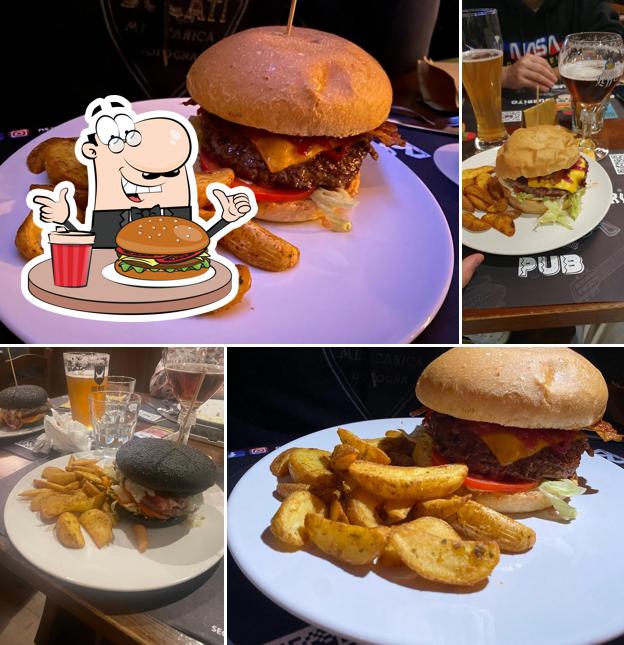 Concediti un bell'hamburger a Bandito Burrito Pub