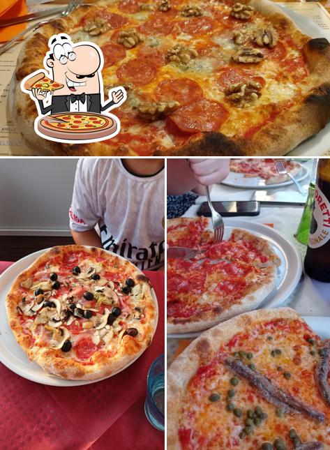 A Le Simpatiche Canaglie Di Massimiliano Ciaffone & C. S.A.S., puoi provare una bella pizza