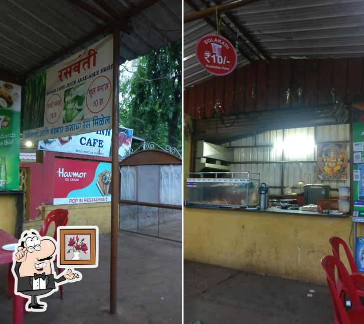 The interior of Pop in Cafe