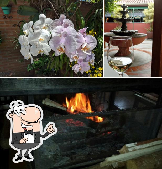 Sente em uma das mesas no Cantina Gadioli