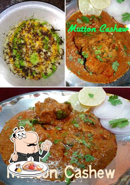 Get pizza at Shoaib Tamboli