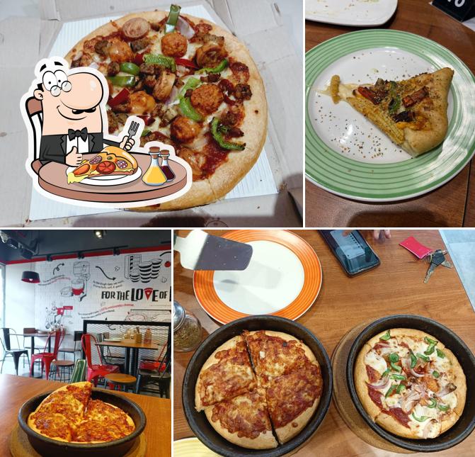 At Pizza Hut Waluj, Aurangabad, you can enjoy pizza