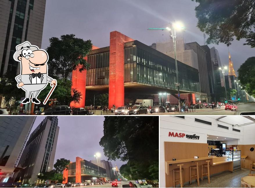 A exterior e interior do restaurante