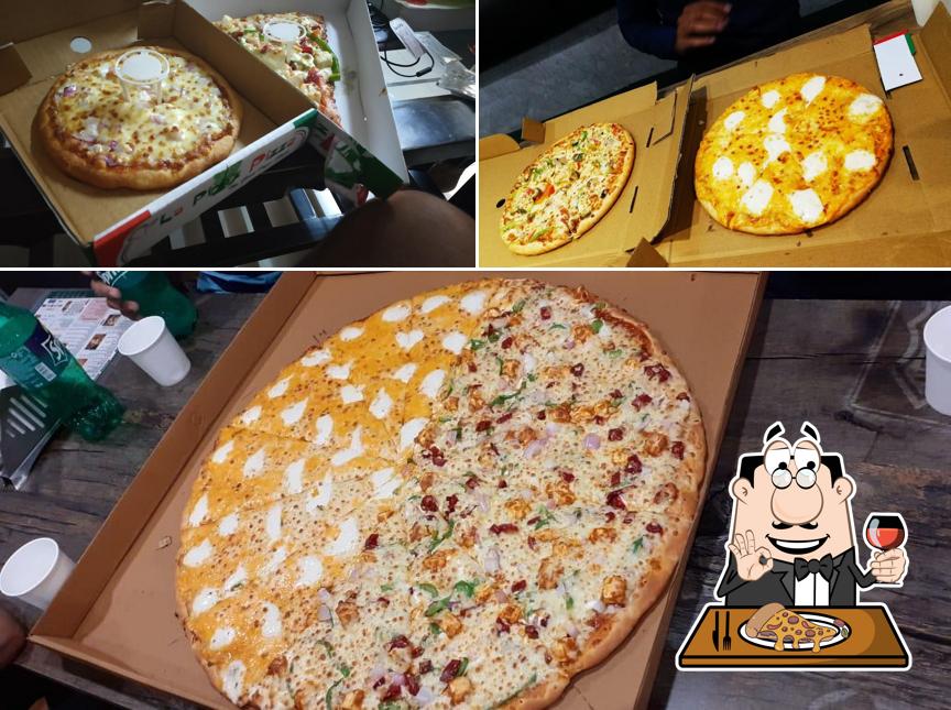 At La Pino'z Pizza-near Metro Store, Vesu, Surat, you can order pizza