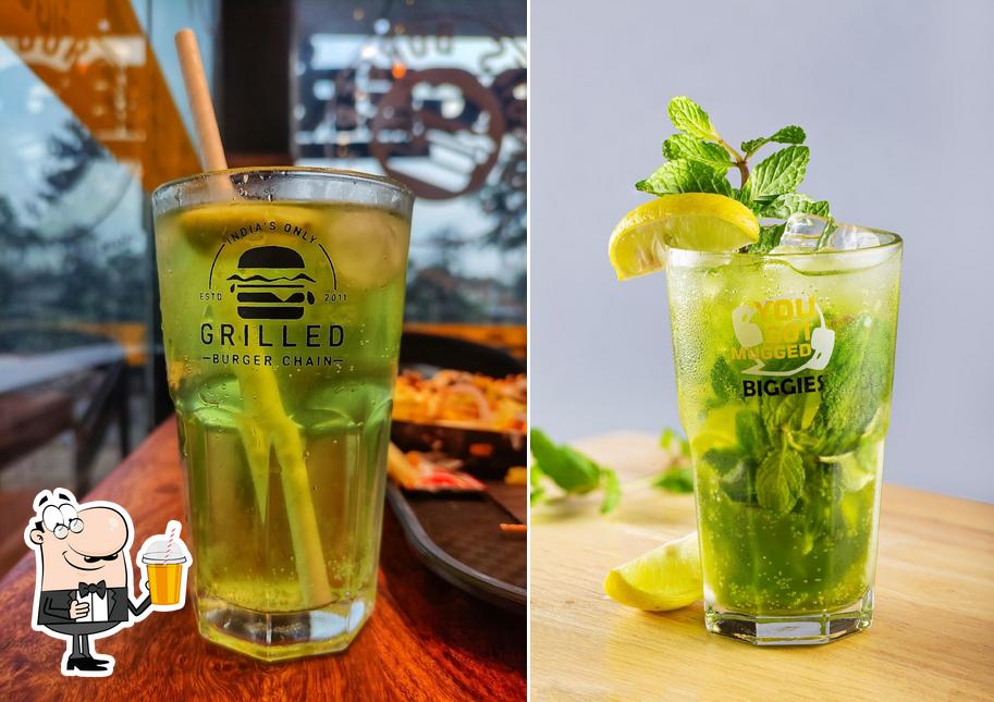 Enjoy a beverage at Biggies Burger: Ashok Nagar (Ranchi)