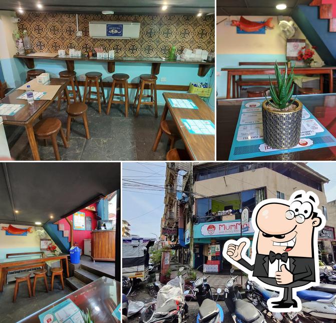 Look at the photo of MumMai