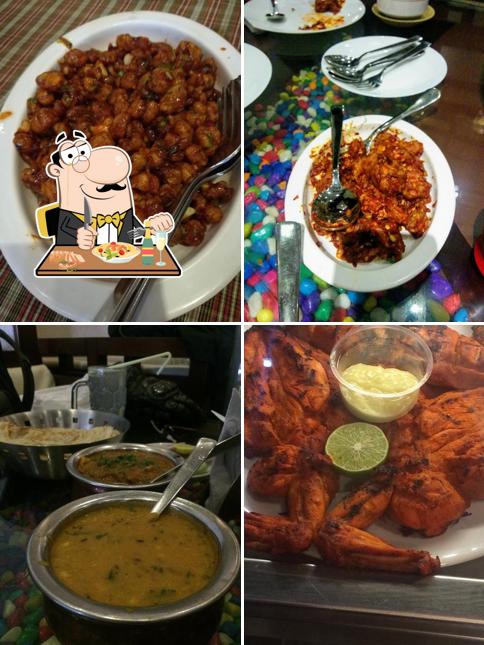 Food at Pearl Big Chicken Restaurant